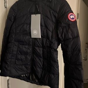 NWT Woman’s Black Canada goose xs Abbott hoodie/jacket